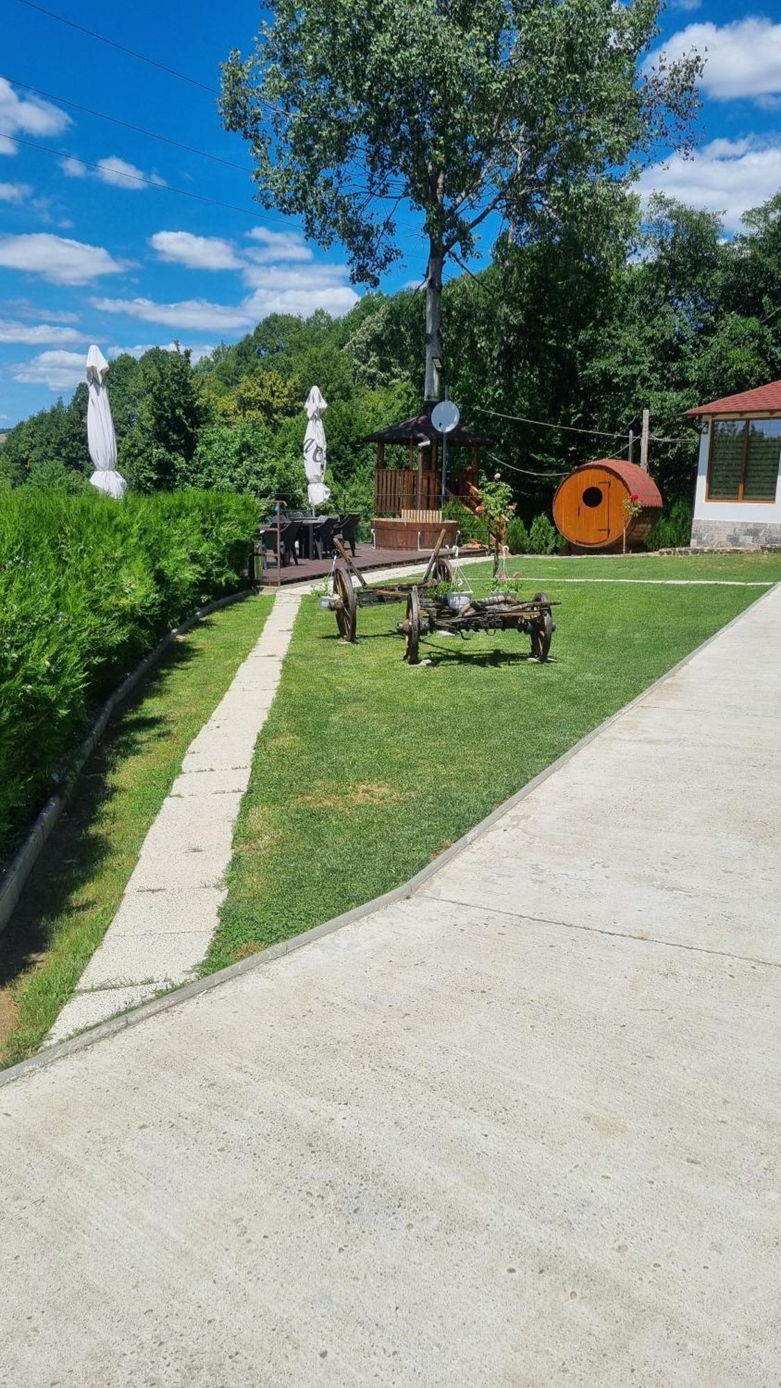 La Maria Si Ioana Apartment Curtea de Argeş Екстериор снимка