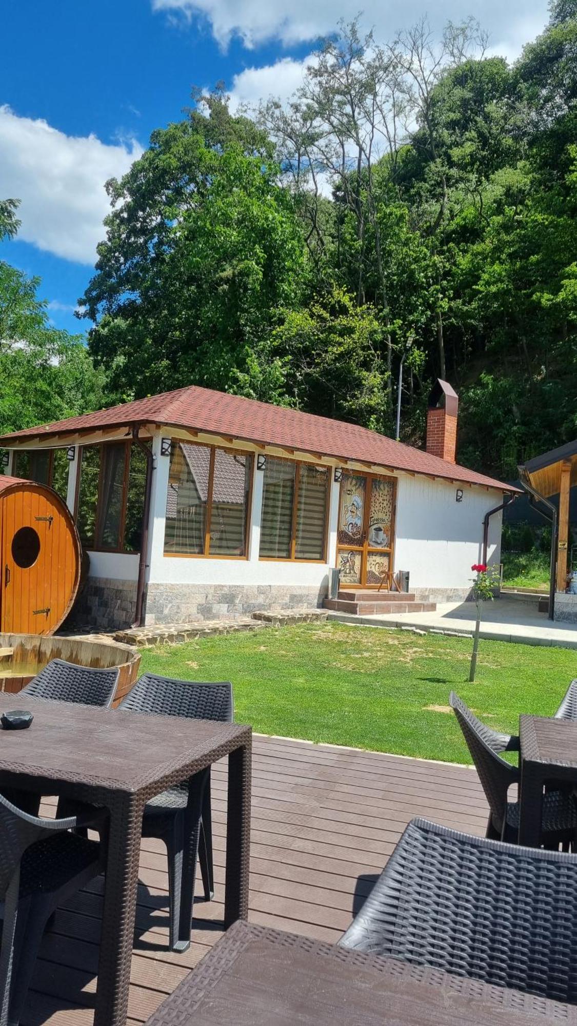 La Maria Si Ioana Apartment Curtea de Argeş Екстериор снимка